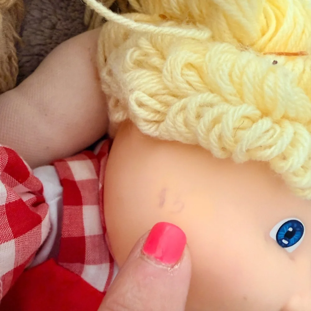 Lot of 2 Vtg 1987 1989 Cabbage Patch kid little people with one outfit authentic